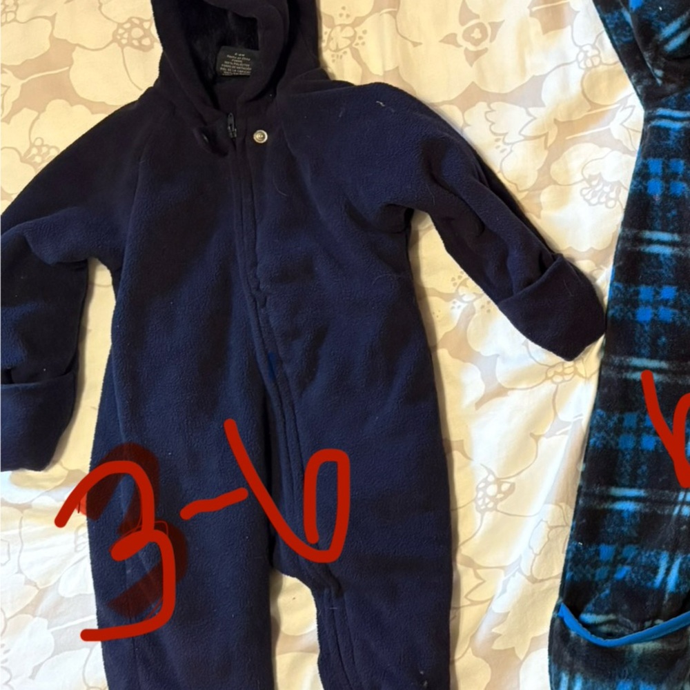 Baby blue snow suit size 3-6 months, roomy and cozy